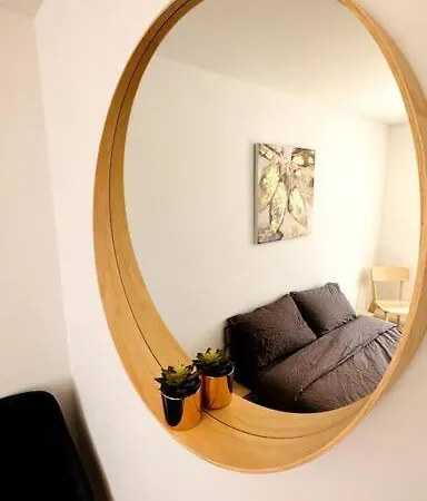 Apartamento 3 + Parking à 7 *