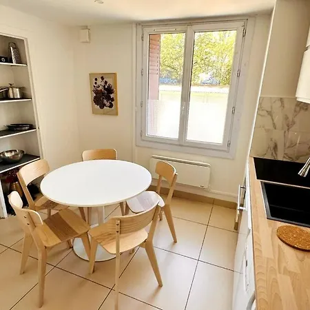 3 + Parking A 7 Apartment Lyon